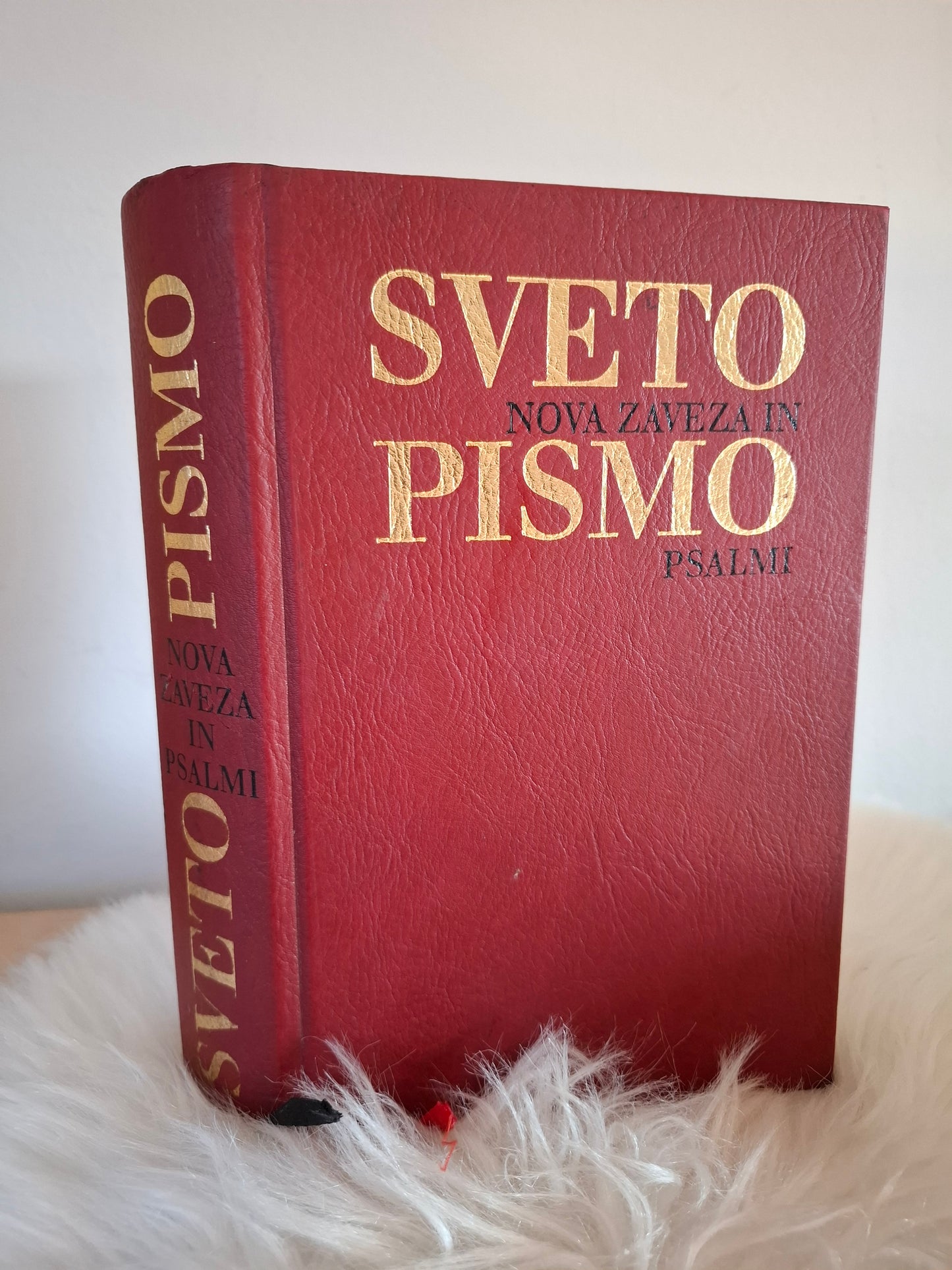 Sveto pismo nove zaveza in psalmi Jeruzalemska izdaja