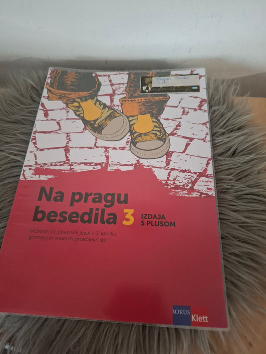 Na pragu besedila 3 izdaja s plusom več  avtorjev