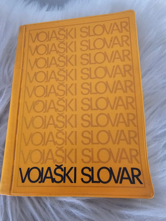 Vojaški slovar več avtorjev