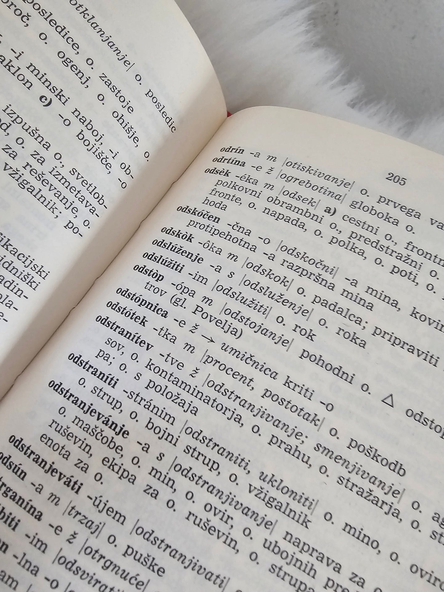 Vojaški slovar več avtorjev