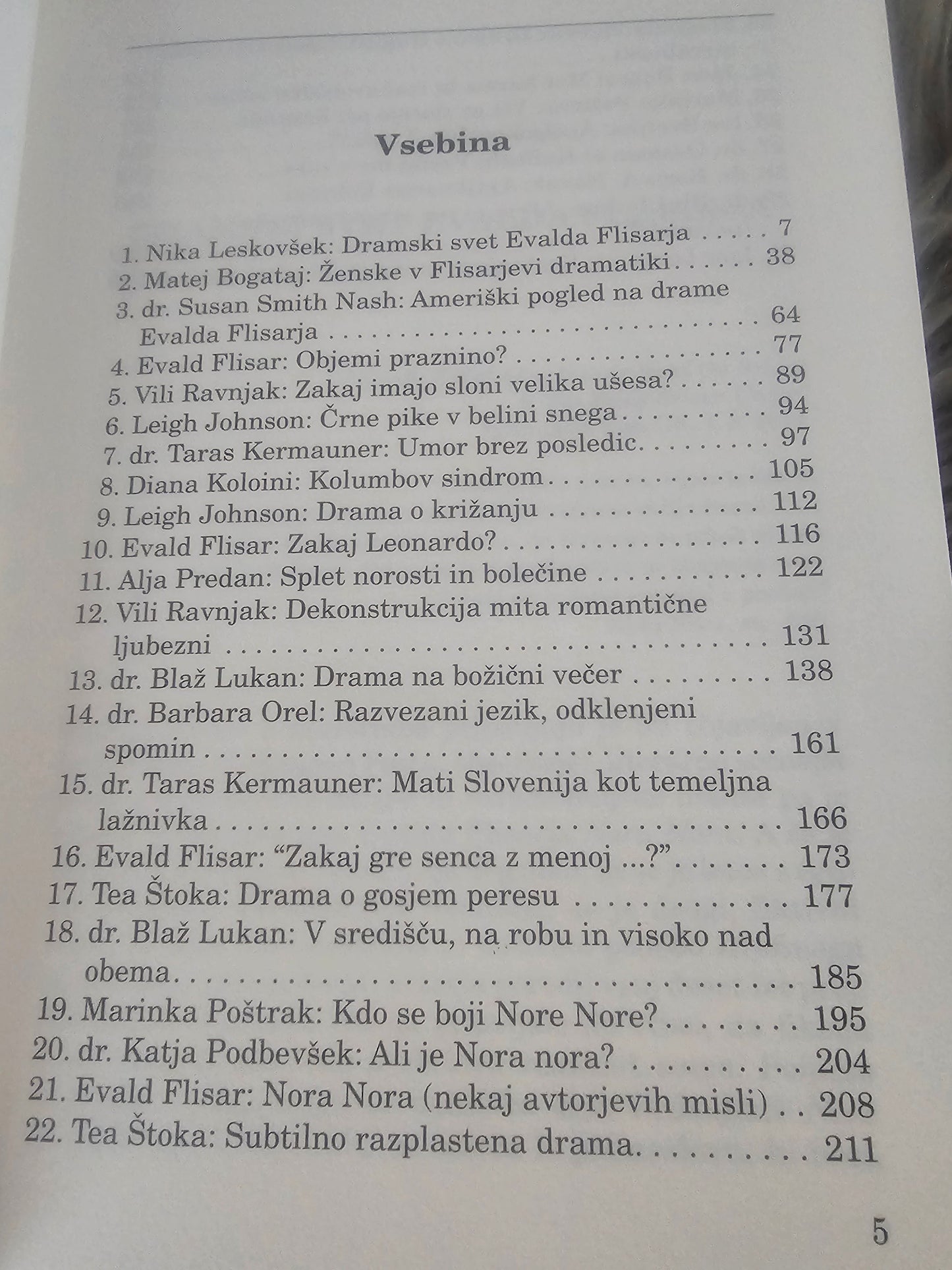 30 esejev o Flisarjevi dramatiki Več avtorjev