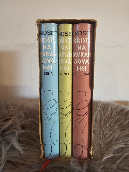 Kristina Lavransova hči Trpljenje, Venec, Žena Undset