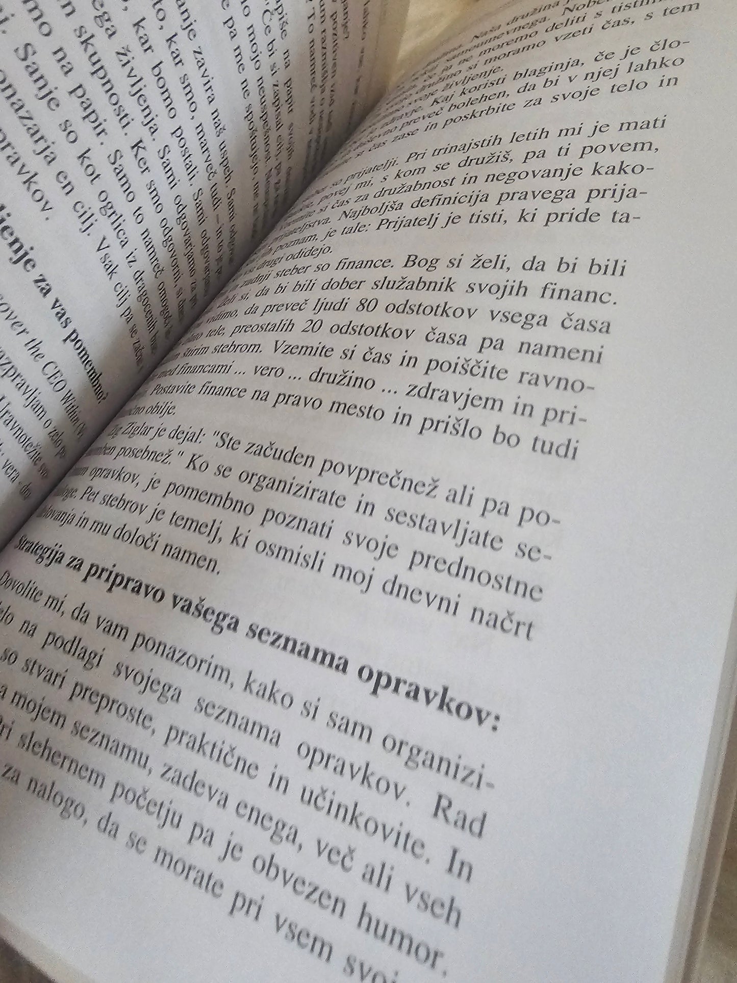 Postanite pozitivni  več avtorjev