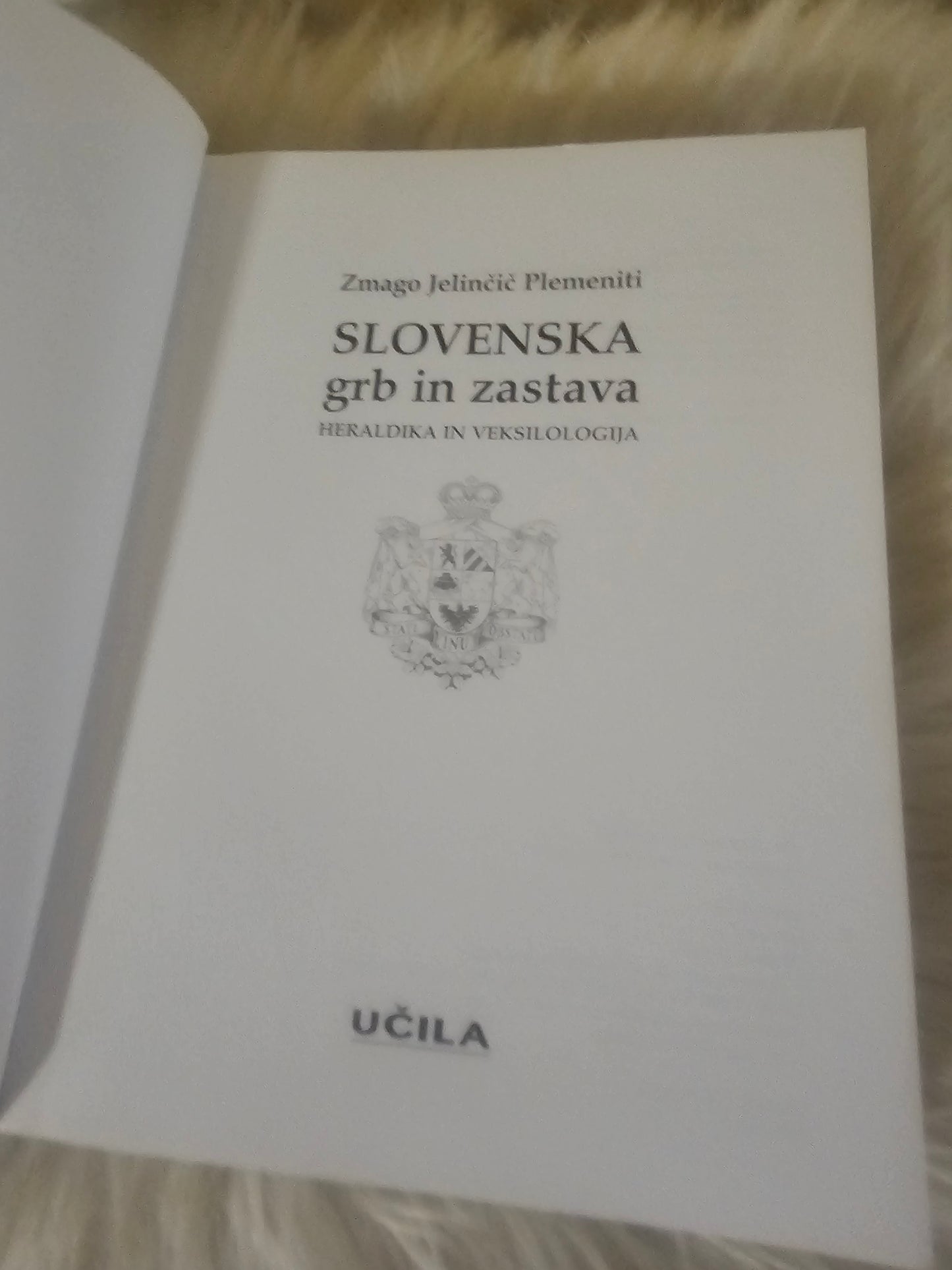 Slovenska grb in zastava Zmago Jelinčič Plemeniti
