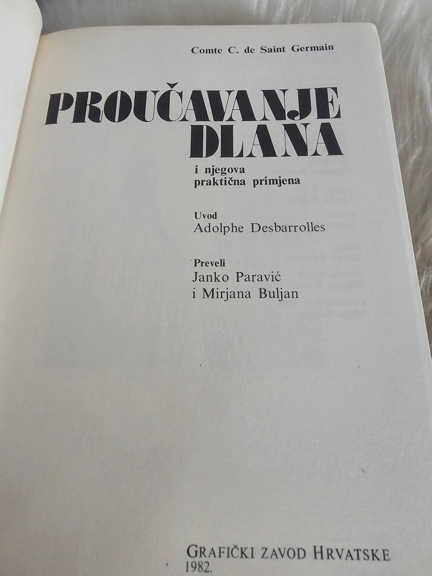 Proučavanje dlana več avtorjev