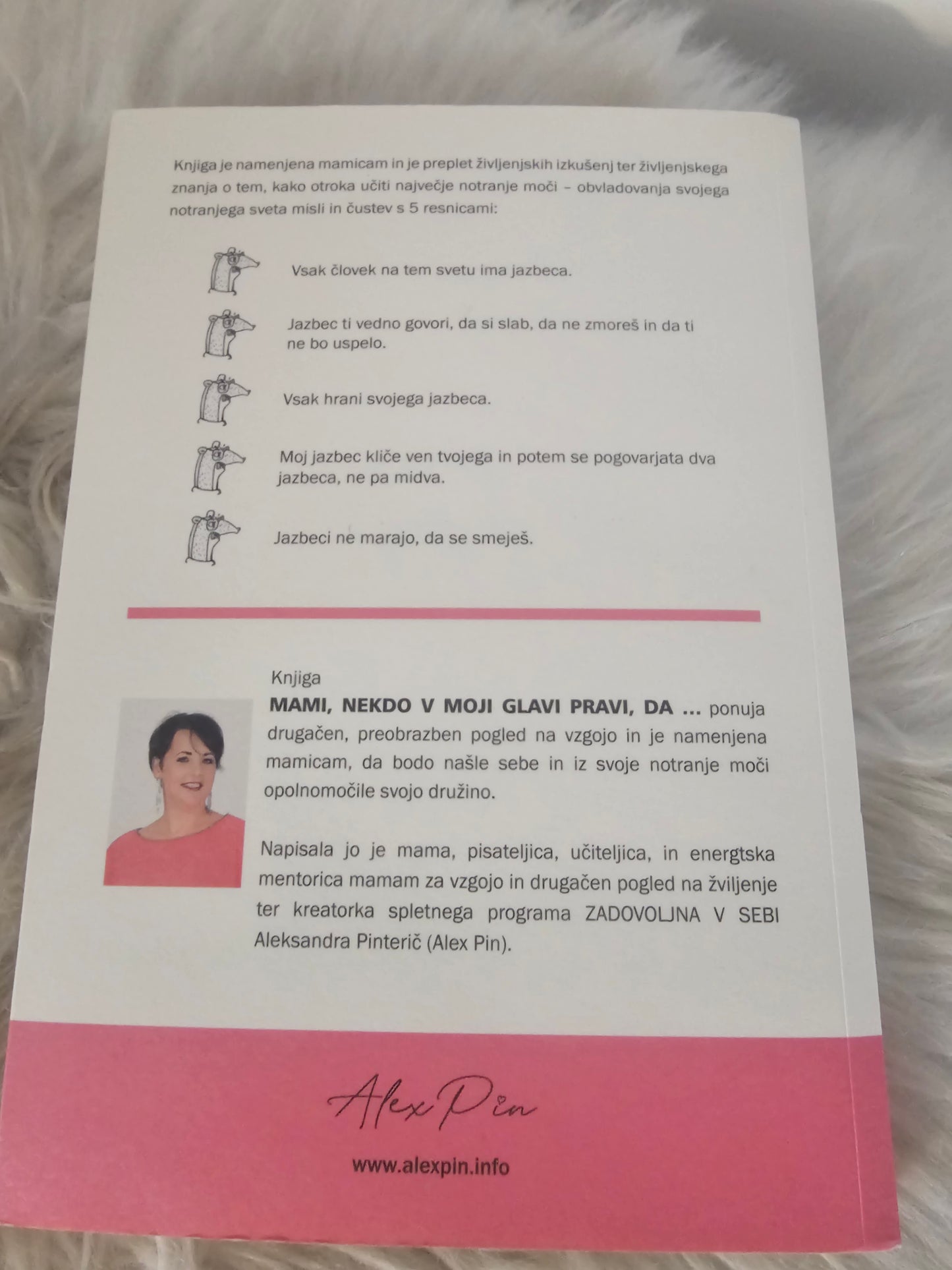 Mami, nekdo v moji glavi pravi, da.... Aleksandra Pinterič