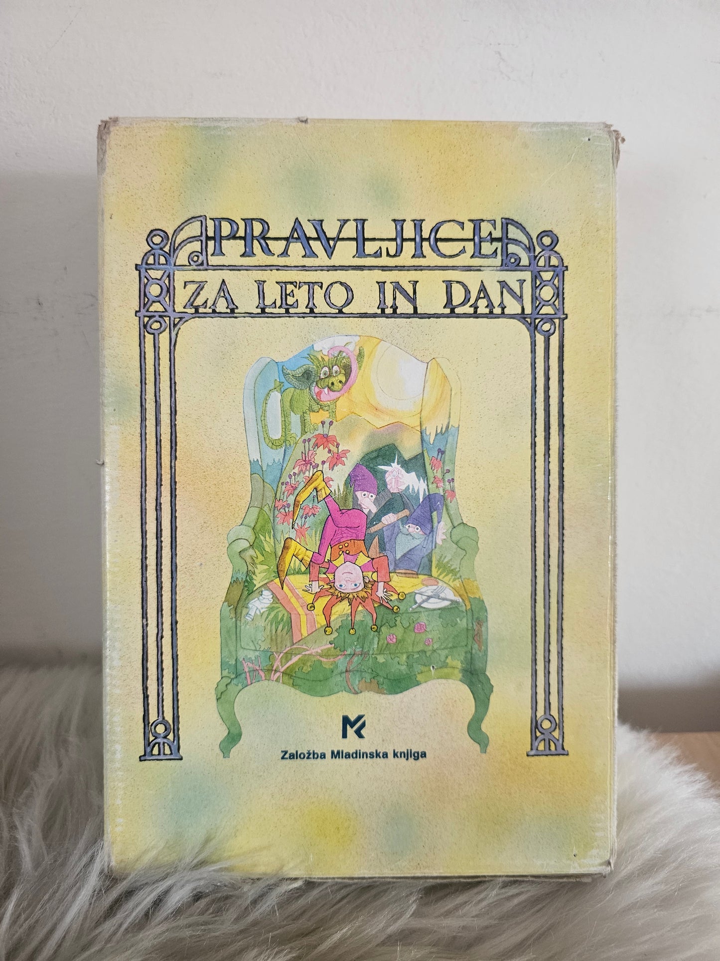 Pravljice za leto in dan  Založba Mladinska knjiga