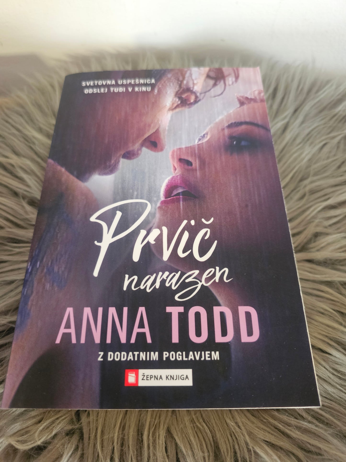Prvič narazen Anna Todd
