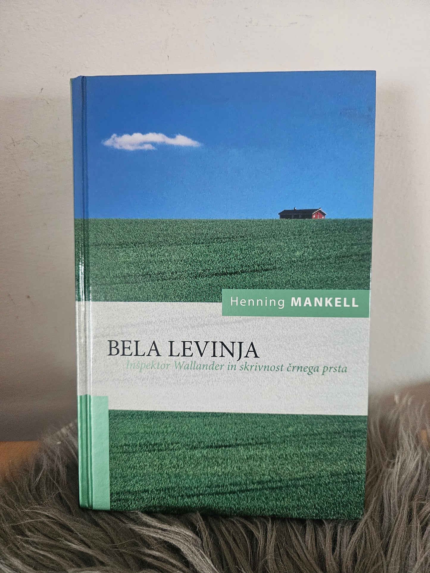 Bela levinja Hennig Mankell
