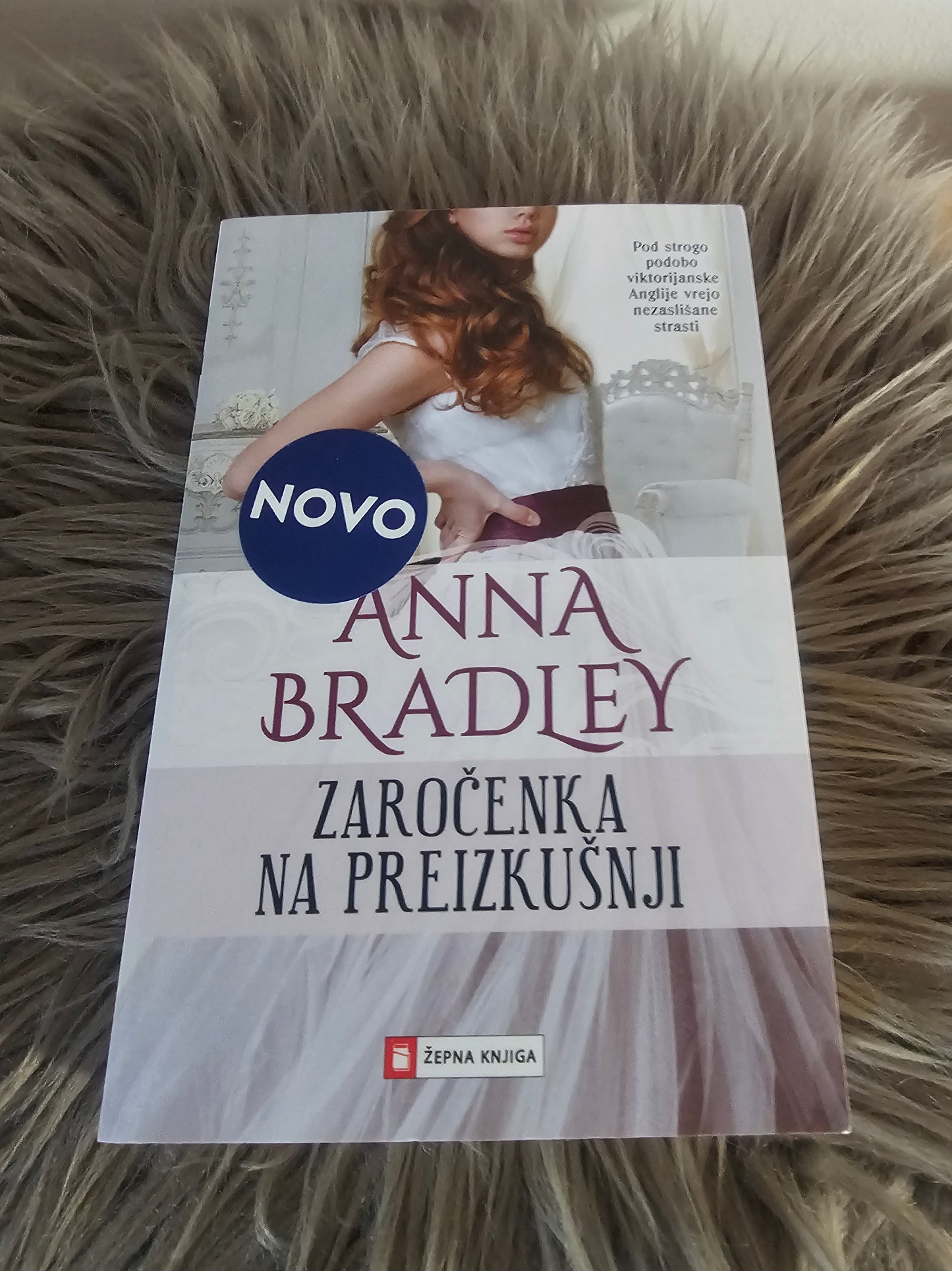Zaročenka na preizkušnji Anna Bradley