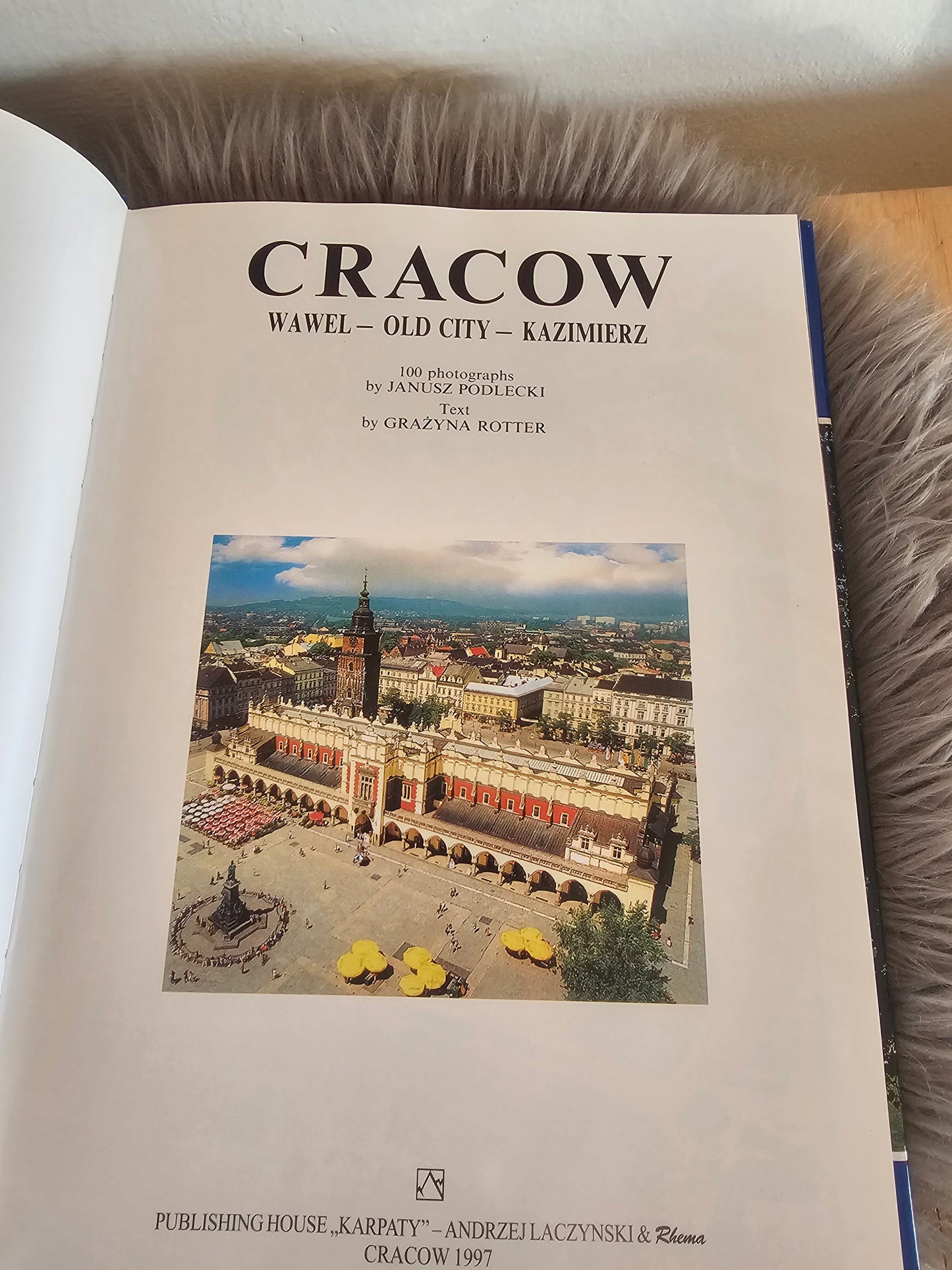 Cracow več avtorjev