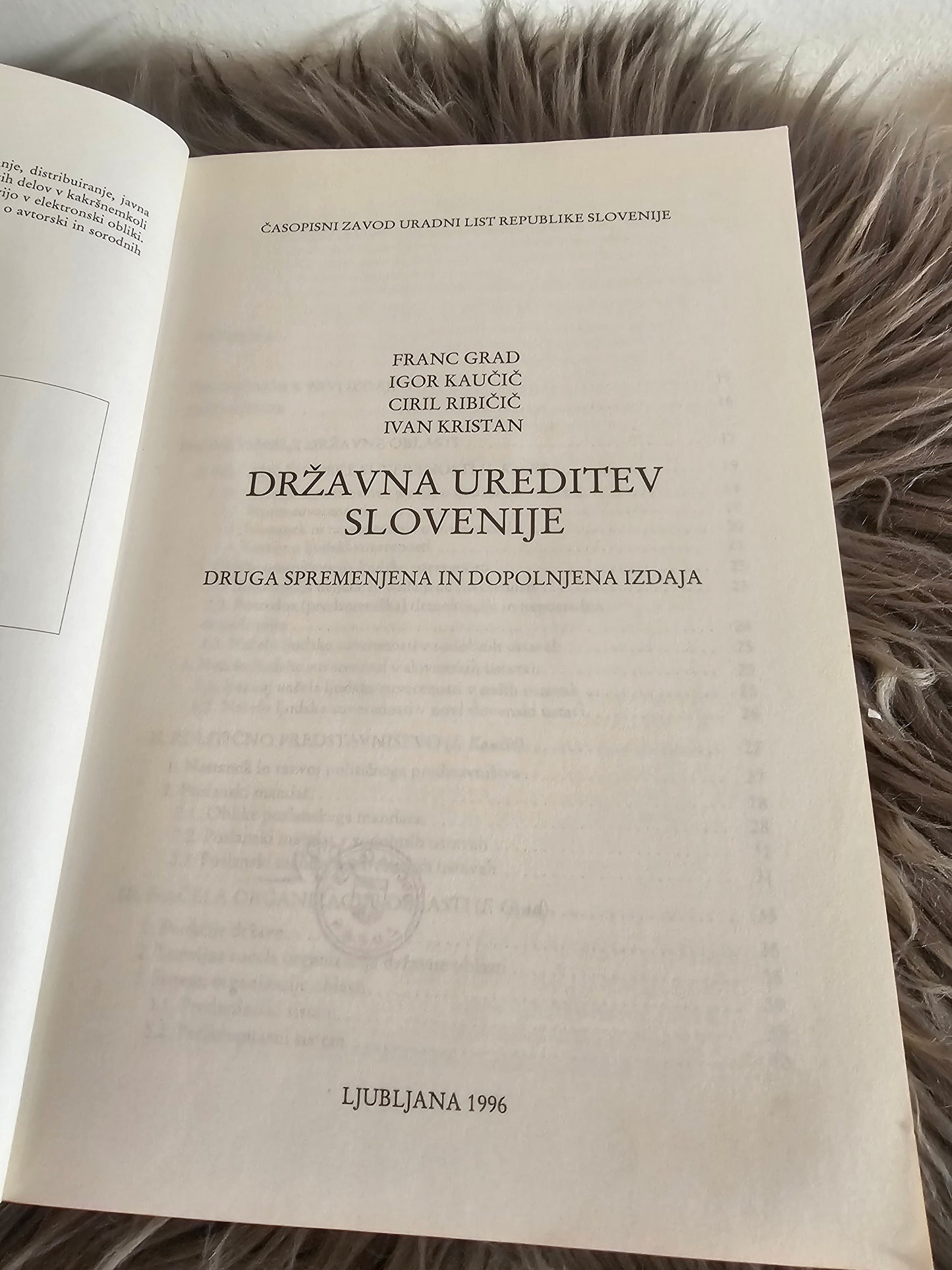 Državna ureditev Slovenije več avtorjev