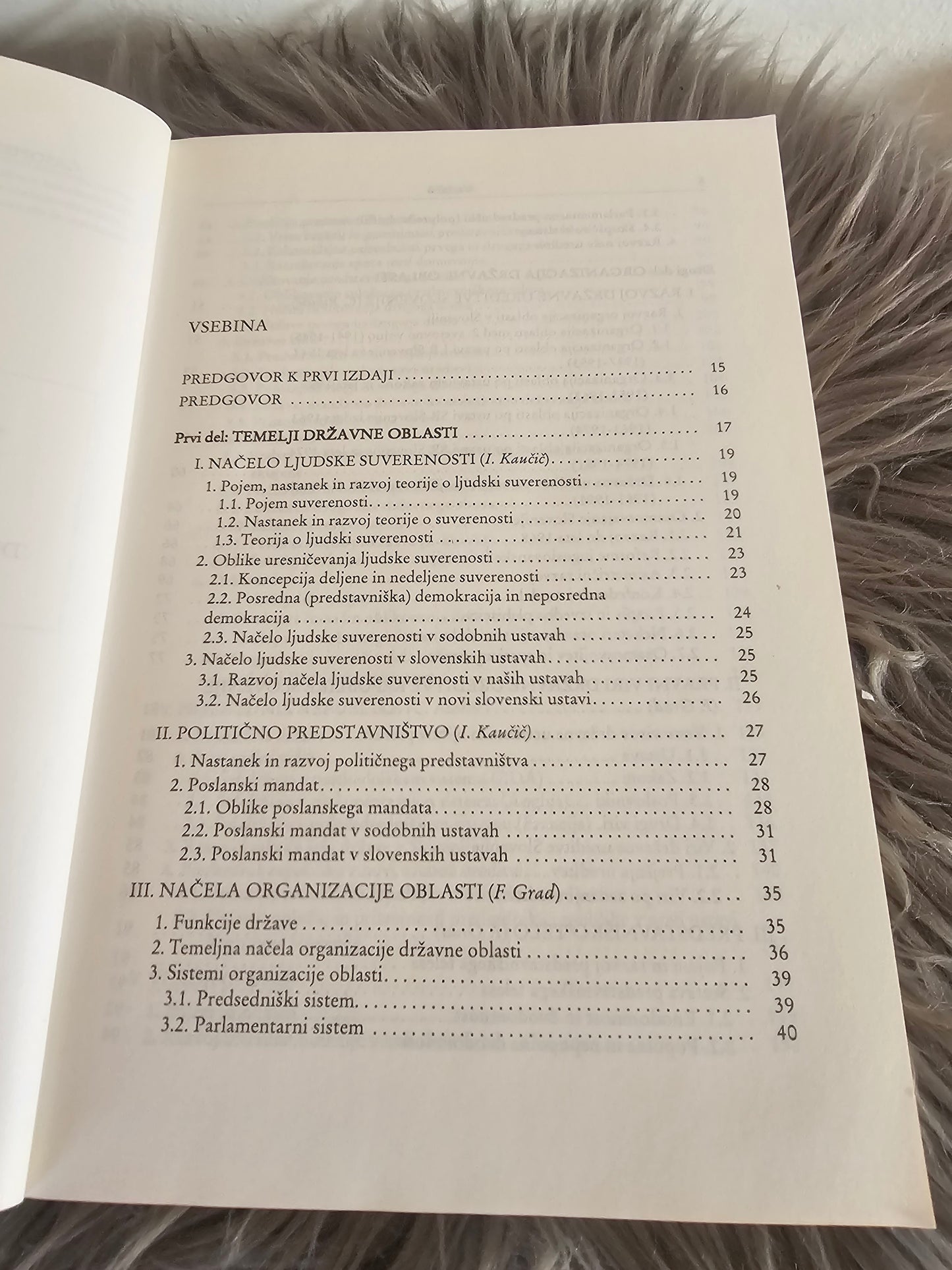 Državna ureditev Slovenije več avtorjev