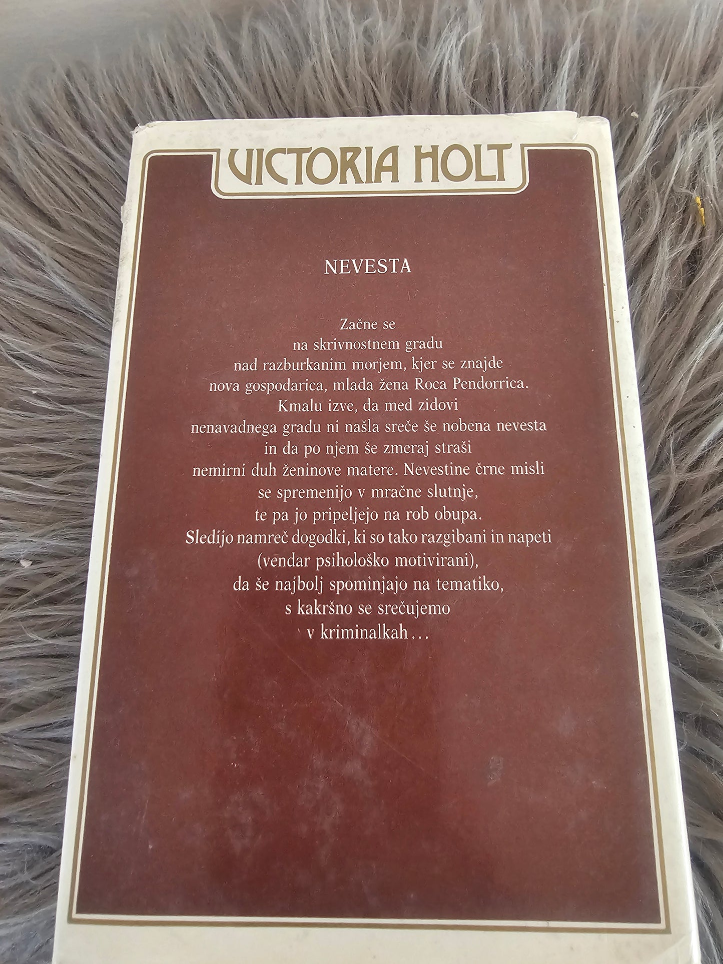 Nevesta Victoria Holt
