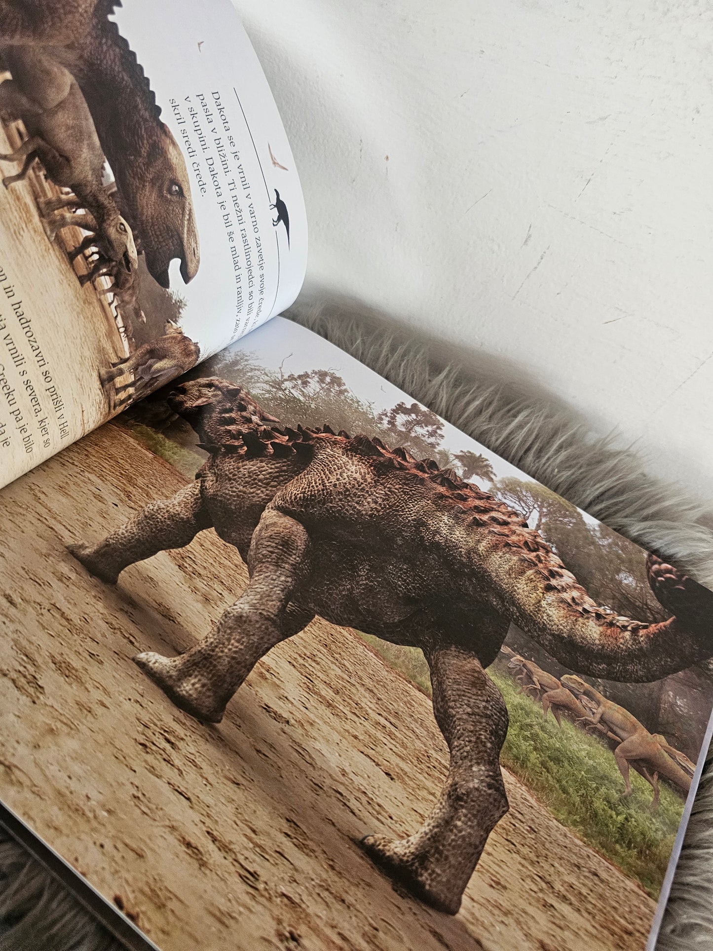 Dinomumija, življenje smrt in izkopavanje Dakota, dinozavra iz Hell Creeka dr.Phillip Lars Manning