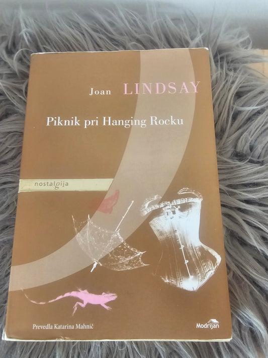 Piknik pri Hanging Rocku Joan Lindsay