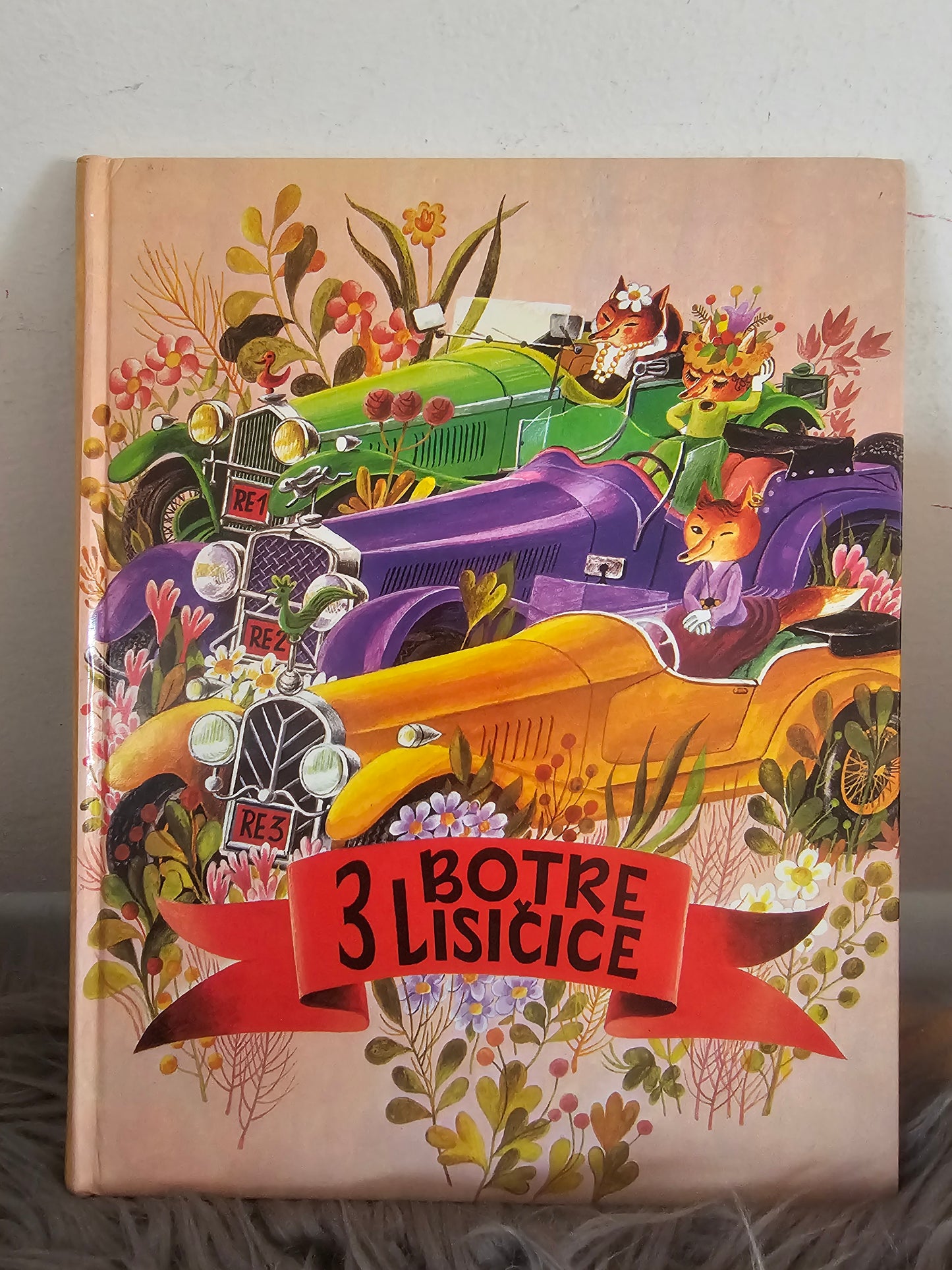 Tri botre lisičice Ančka Gošnik Godec