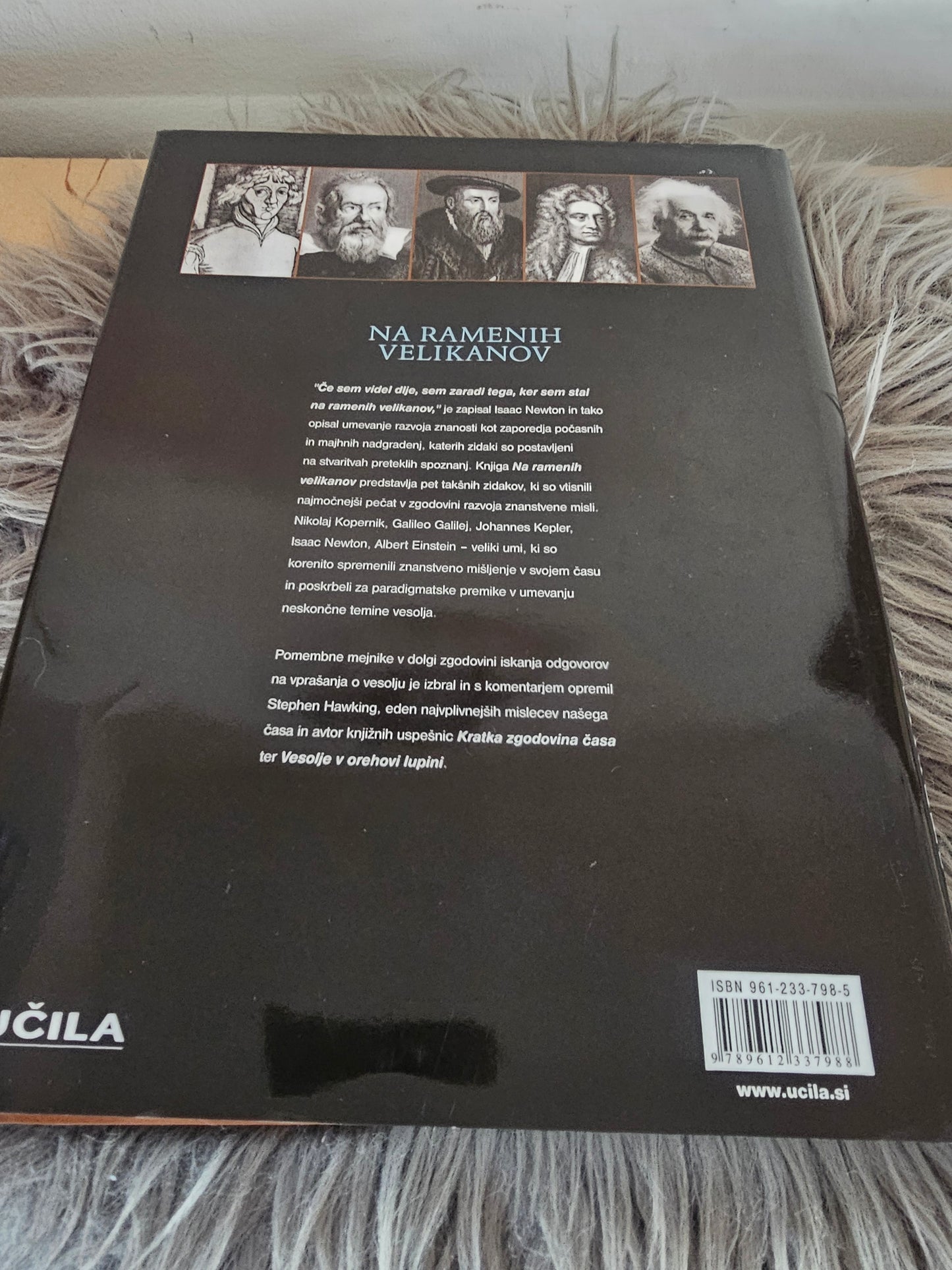 Na ramenih velikanov Stephen Hawking