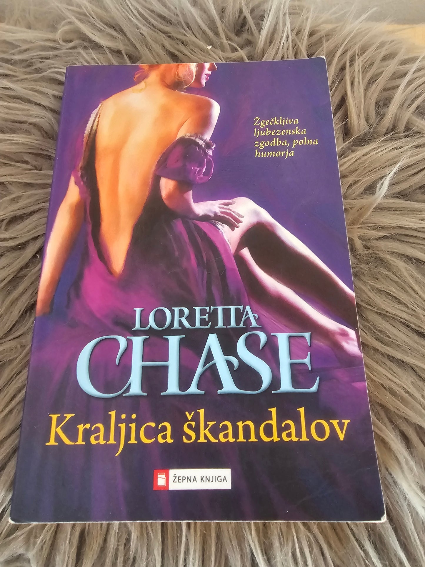 Kraljica škandalov Loretta Chase