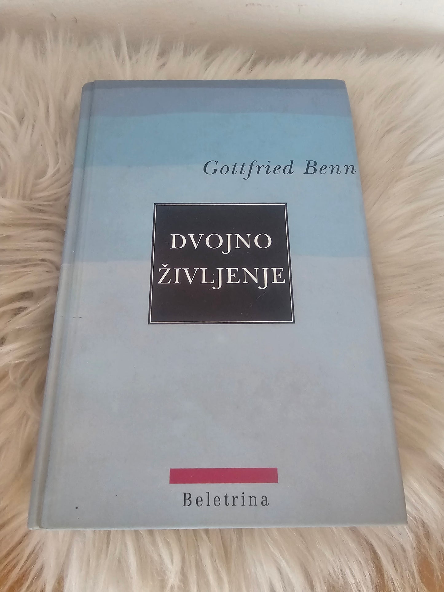 Dvojno življenje Gottfried Benn