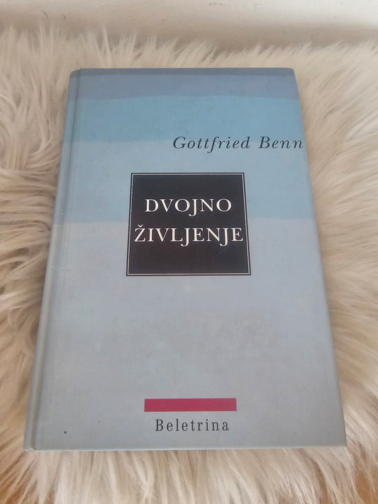 Dvojno življenje Gottfried Benn