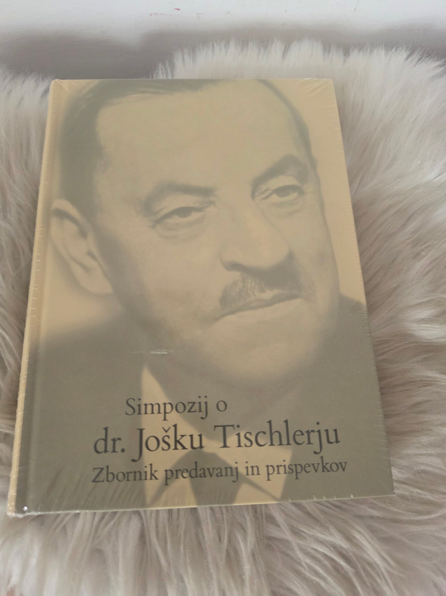 Simpozij o dr. Jošku Tischlerju Zbornik predavanj in prispevkov Mohorjeva Celovec
