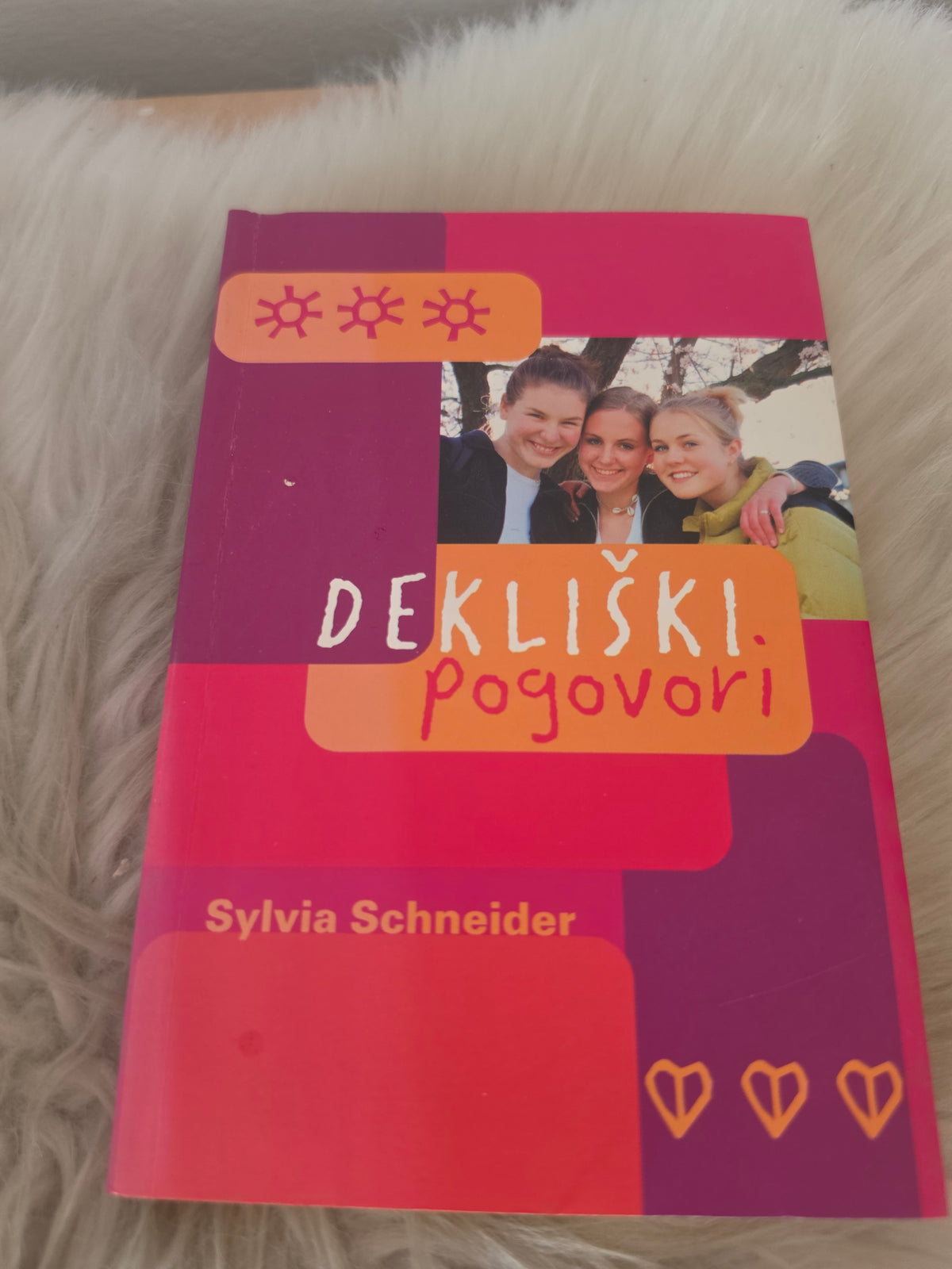 Dekliški pogovori Sylvia Schneider