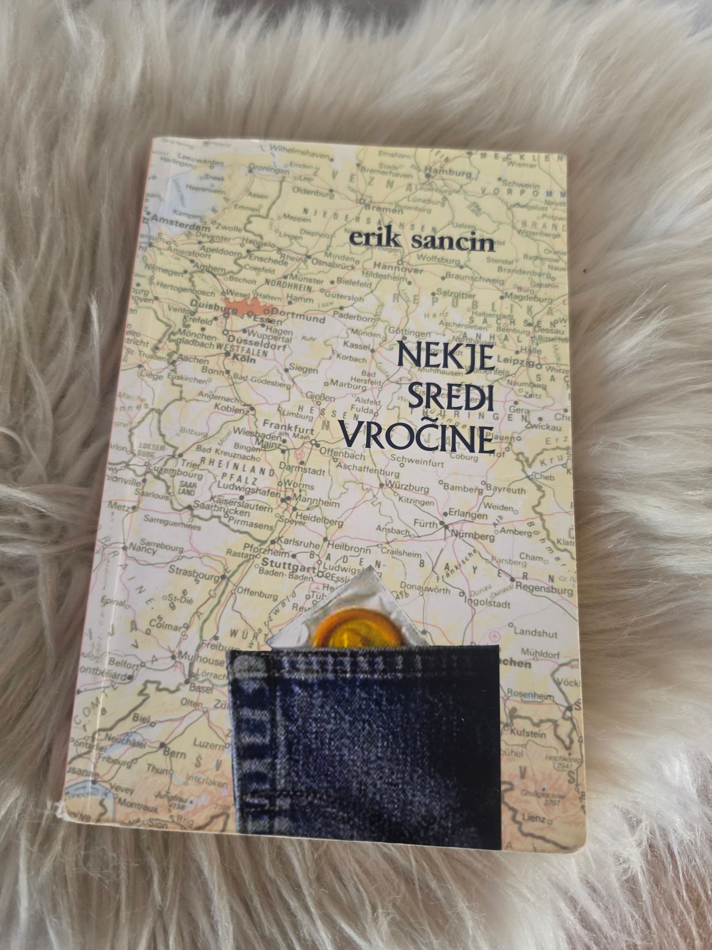 Nekje sredi vročine, Erik Sancin