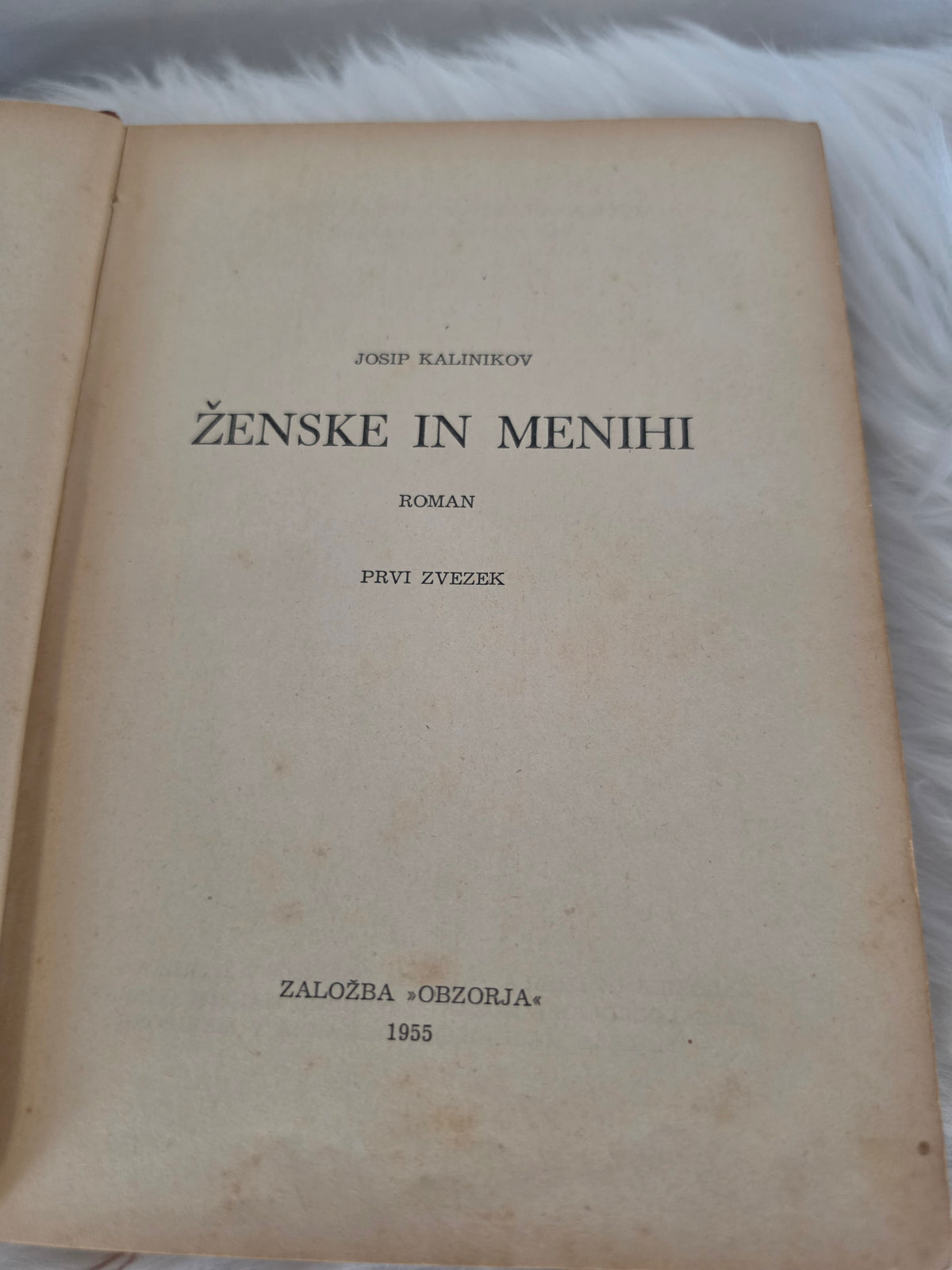 Ženske in menihi Josip Kalinikov