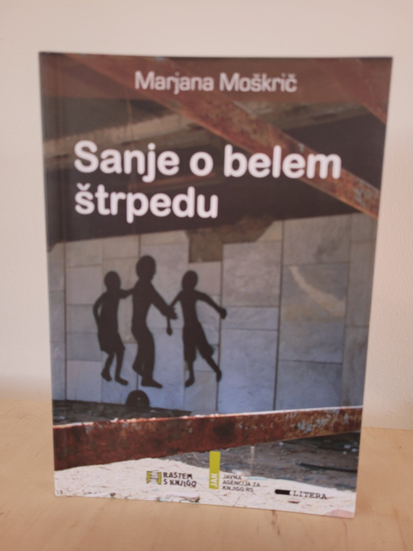 Sanje o belem štrpedu Marjana Moškrič