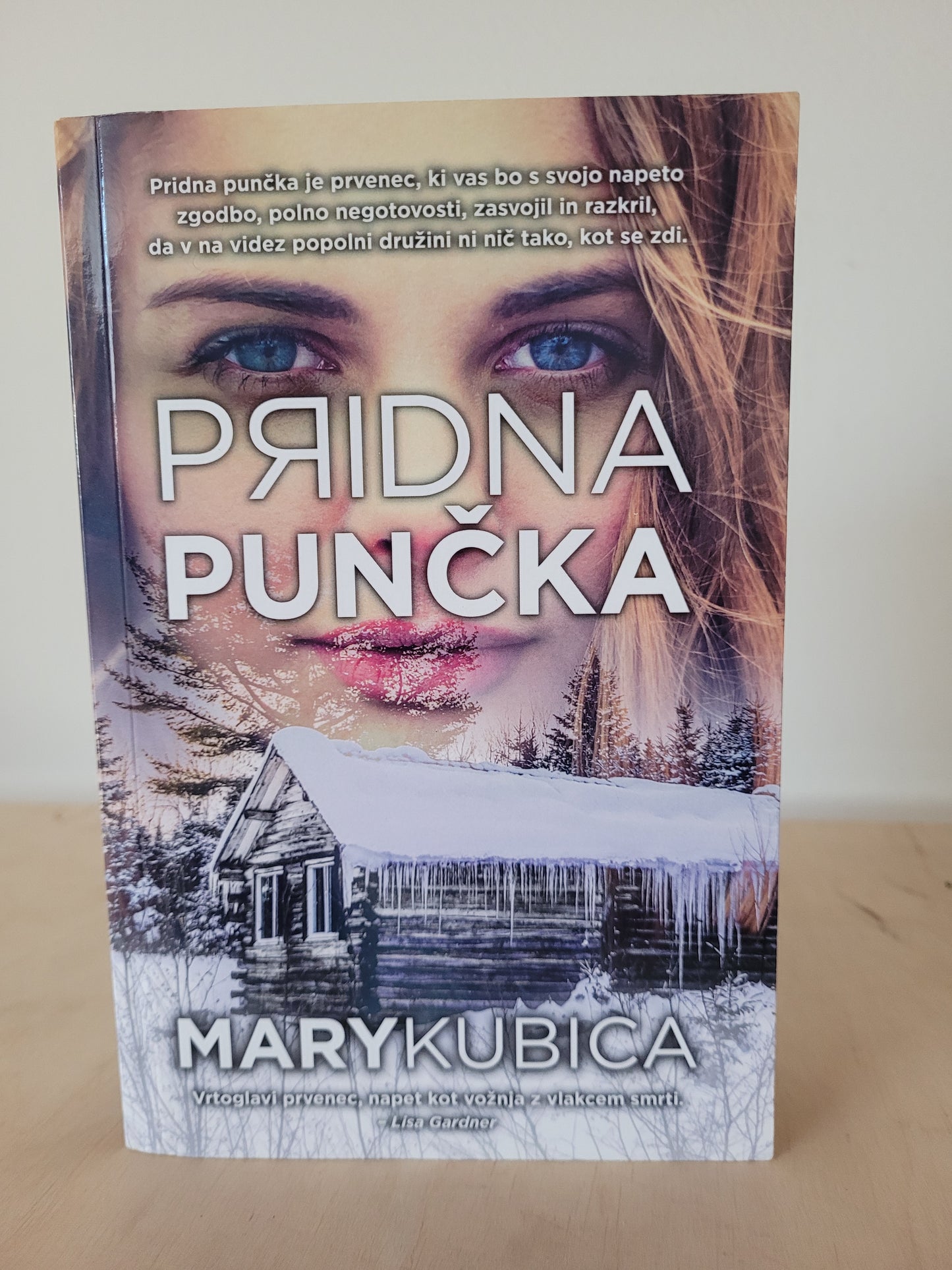 Pridna punčka Mary Kubica