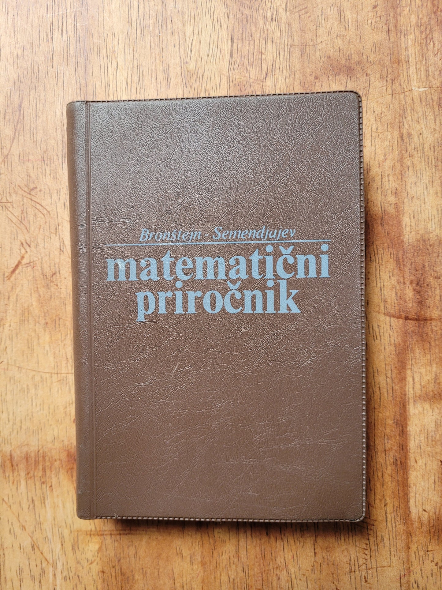 Matematični priročnik Bronštejn-Semendjajev