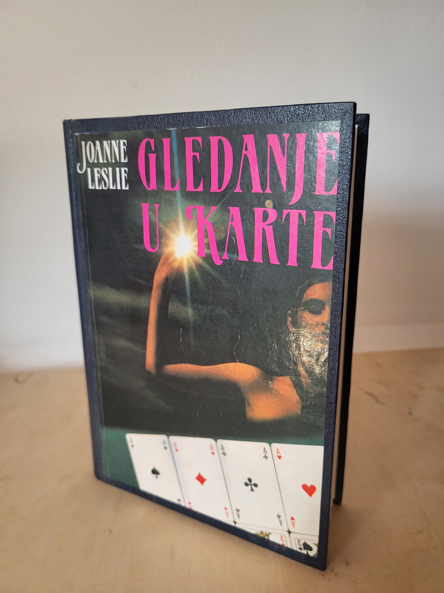 Gledanje u karte Joanne Leslie