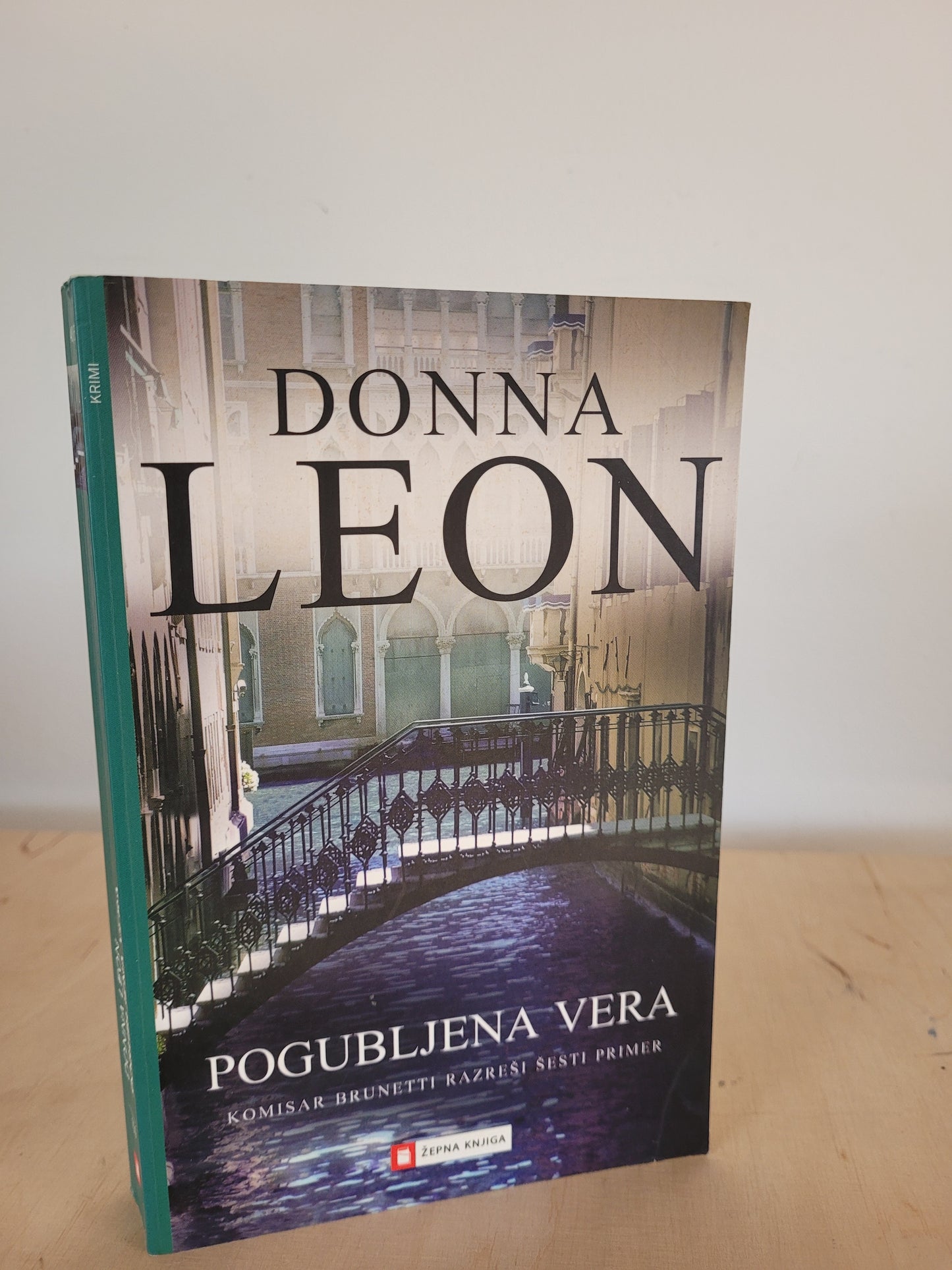 Pogubljena vera Donna Leon