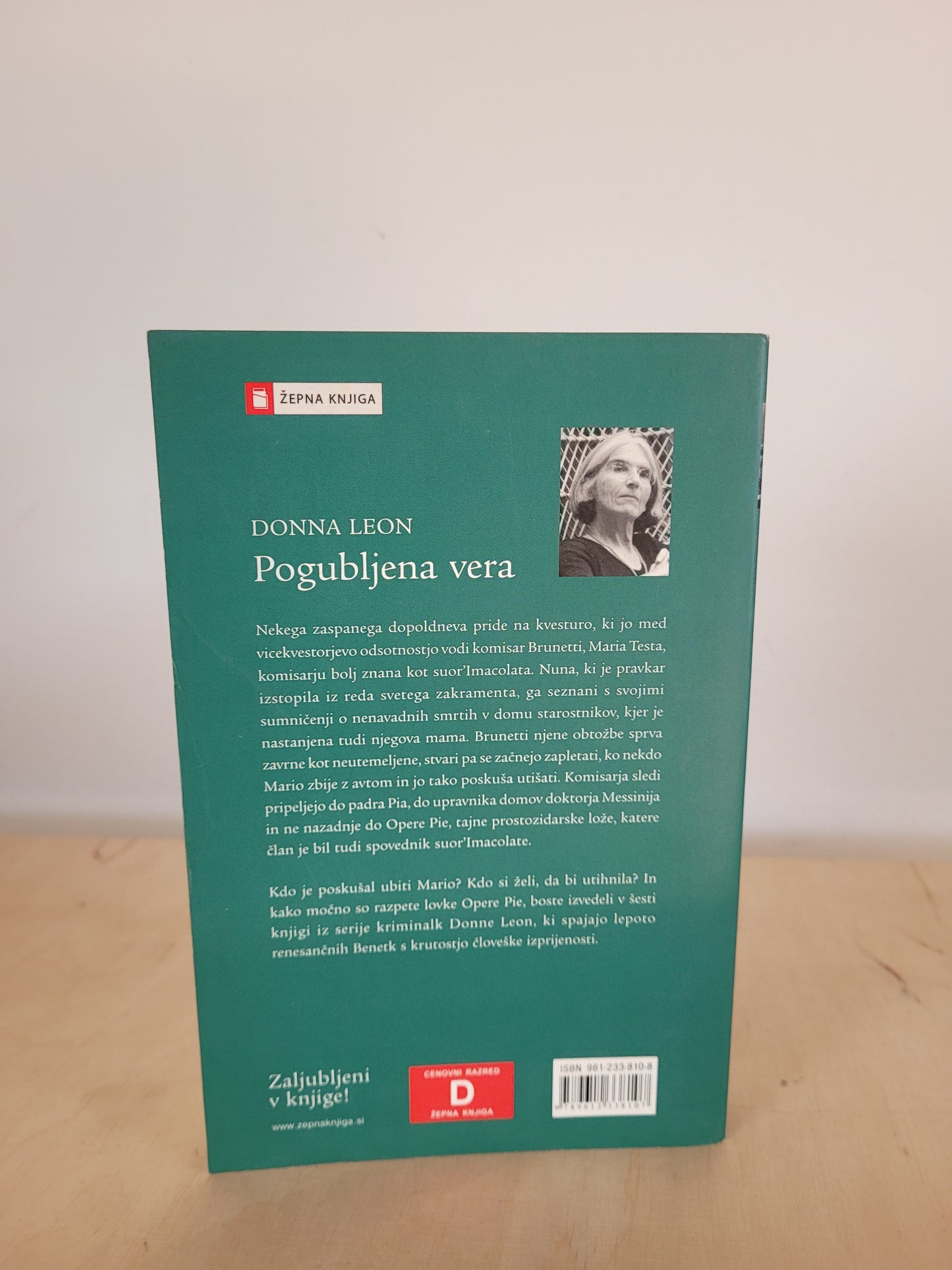 Pogubljena vera Donna Leon