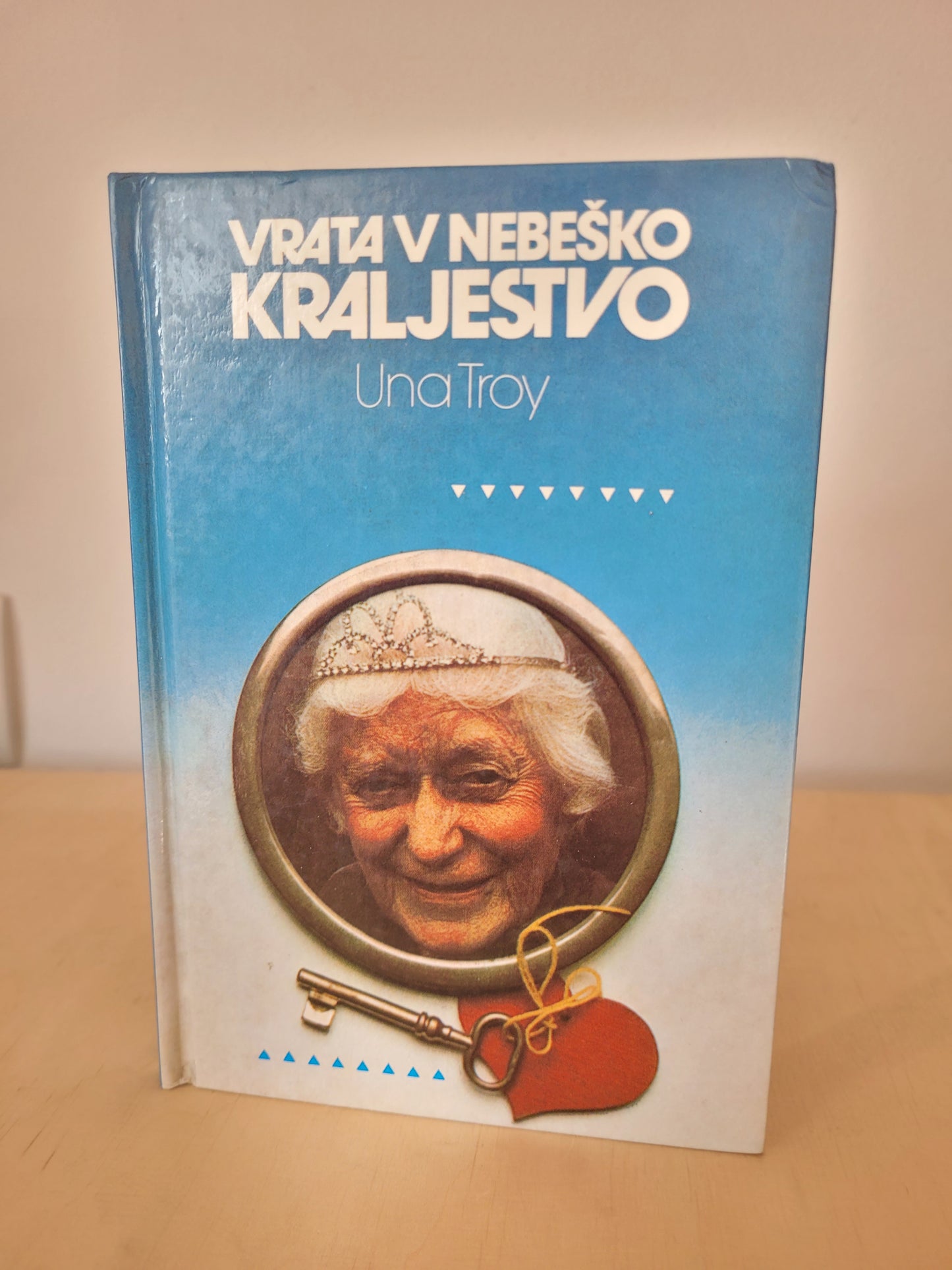 Vrata v nebeško kraljestvo Una Troy